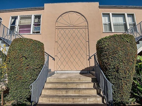 2nd image of 1627 N Normandie Ave APT 06