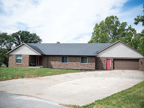 8304 W Pine Tree Ln, Muncie, IN 47304