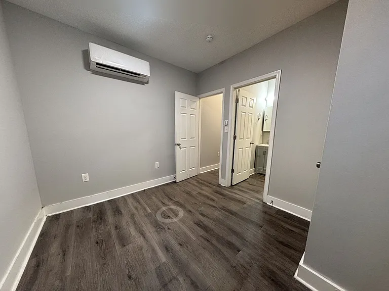 1235 W Huntingdon Street — Photo 10
