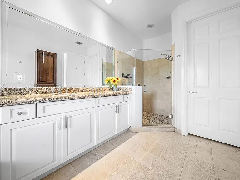 824 Virginia Garden Dr — Photo 32