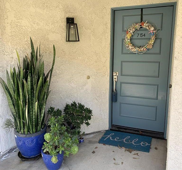 1st image of 754 Island View Cir