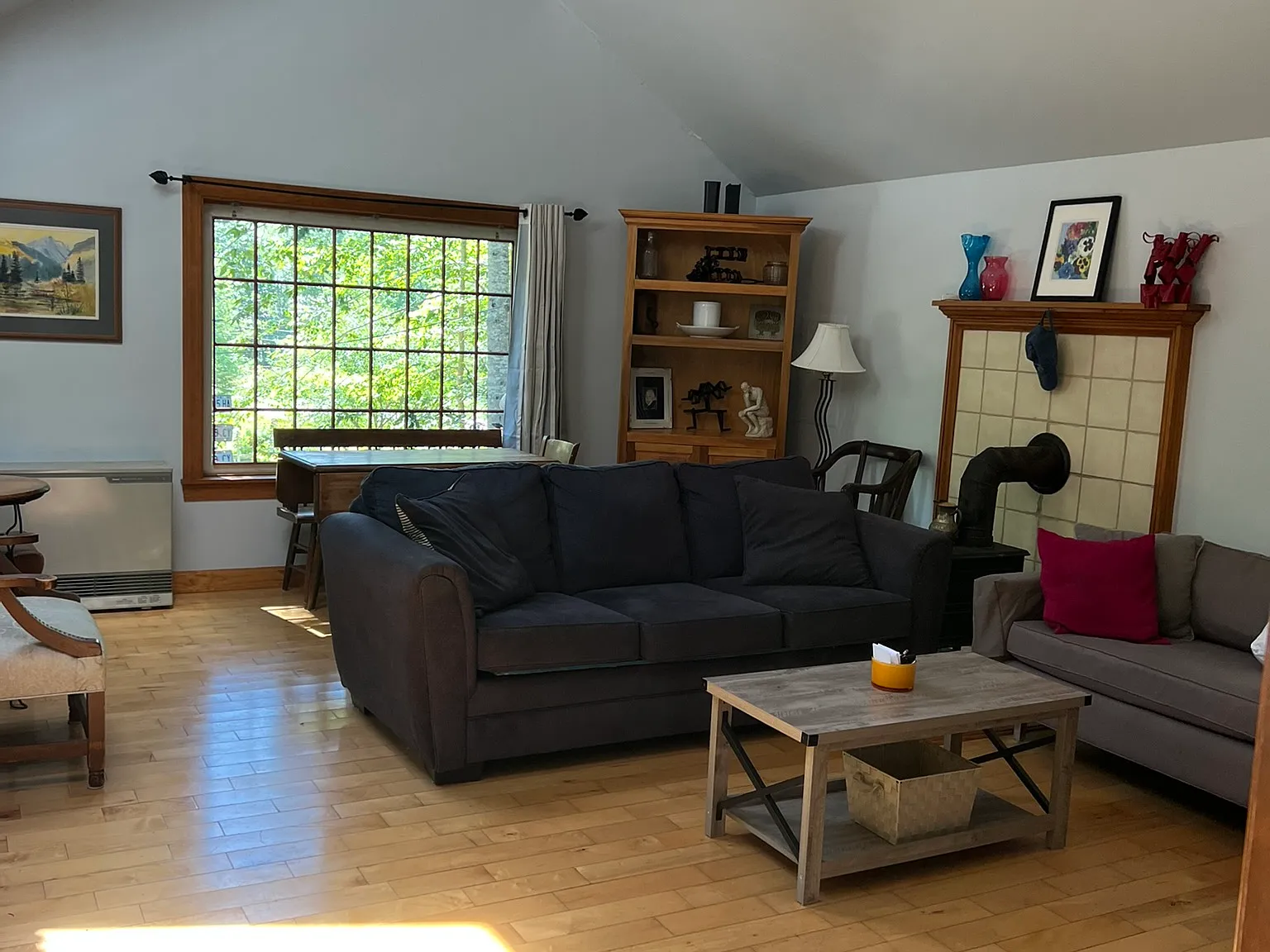 3 bed, 976 sqft, $3,000 — Photo 3