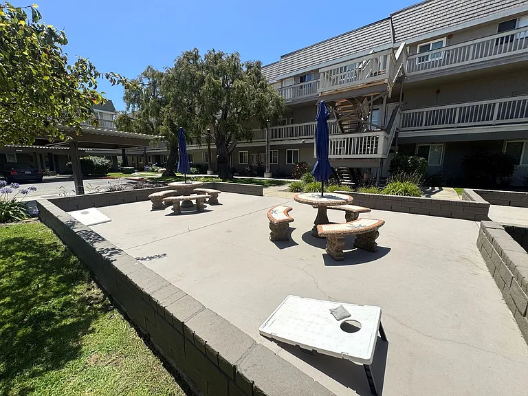 390 E Surfside Dr — Photo 35