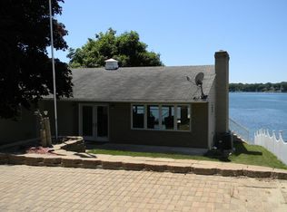 1381 E Crooked Lake Dr, Kalamazoo, MI 49009