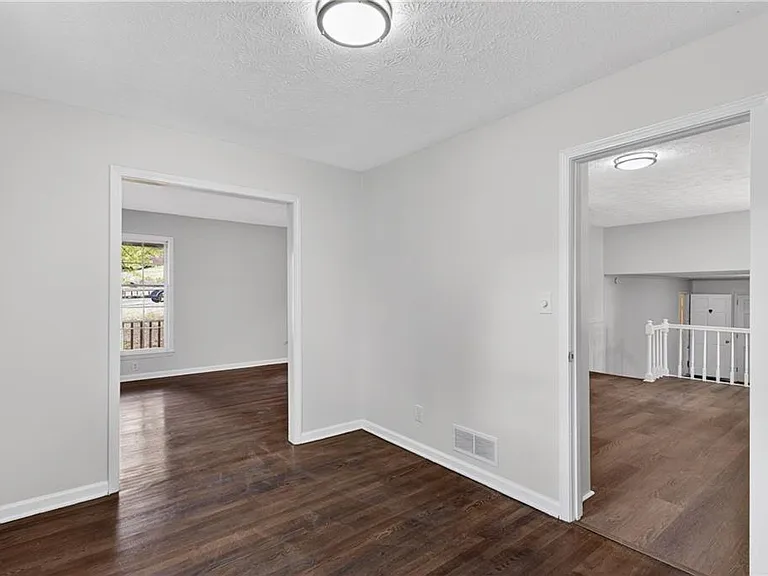 2164 Riverbrook Rd — Photo 8