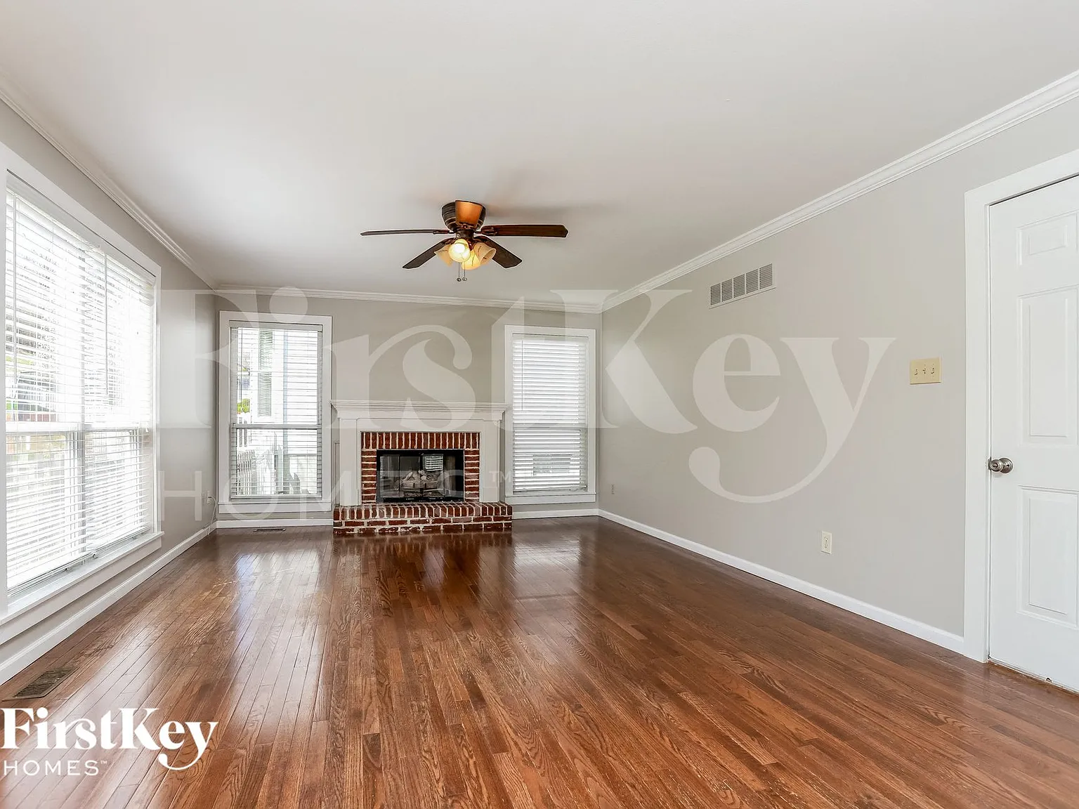 4 bed, 2.5 bath, 2800 sqft, $2,580 — Photo 3