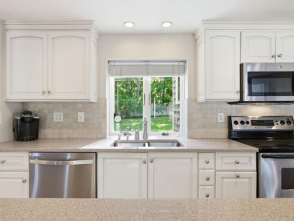 3rd image of 15 Greenwood Road