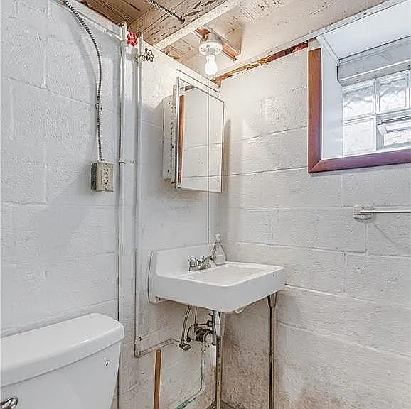 1550 Longwood Dr — Photo 17