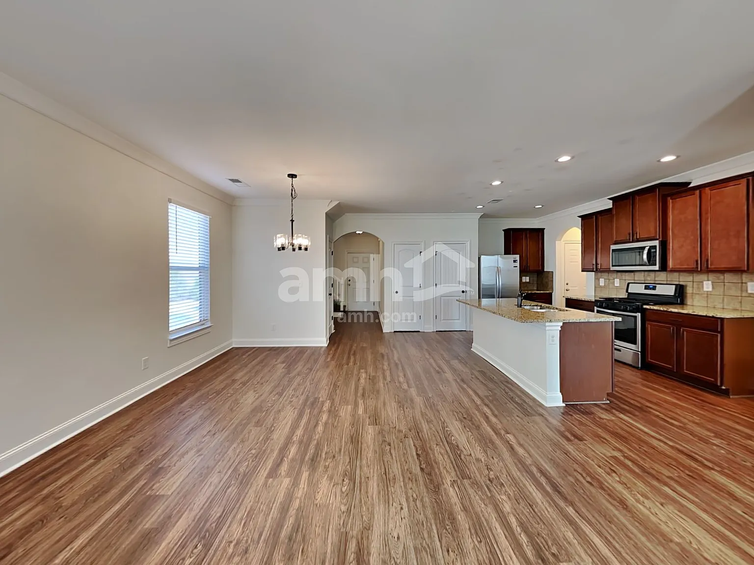 4 bed, 2.5 bath, 2688 sqft, $2,600 — Photo 4