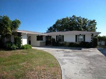1st image of 8430 Boxwood Dr
