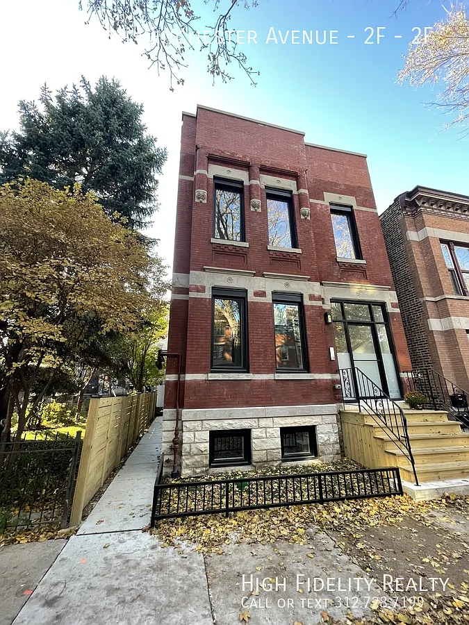 822 N Winchester Ave — Photo 1