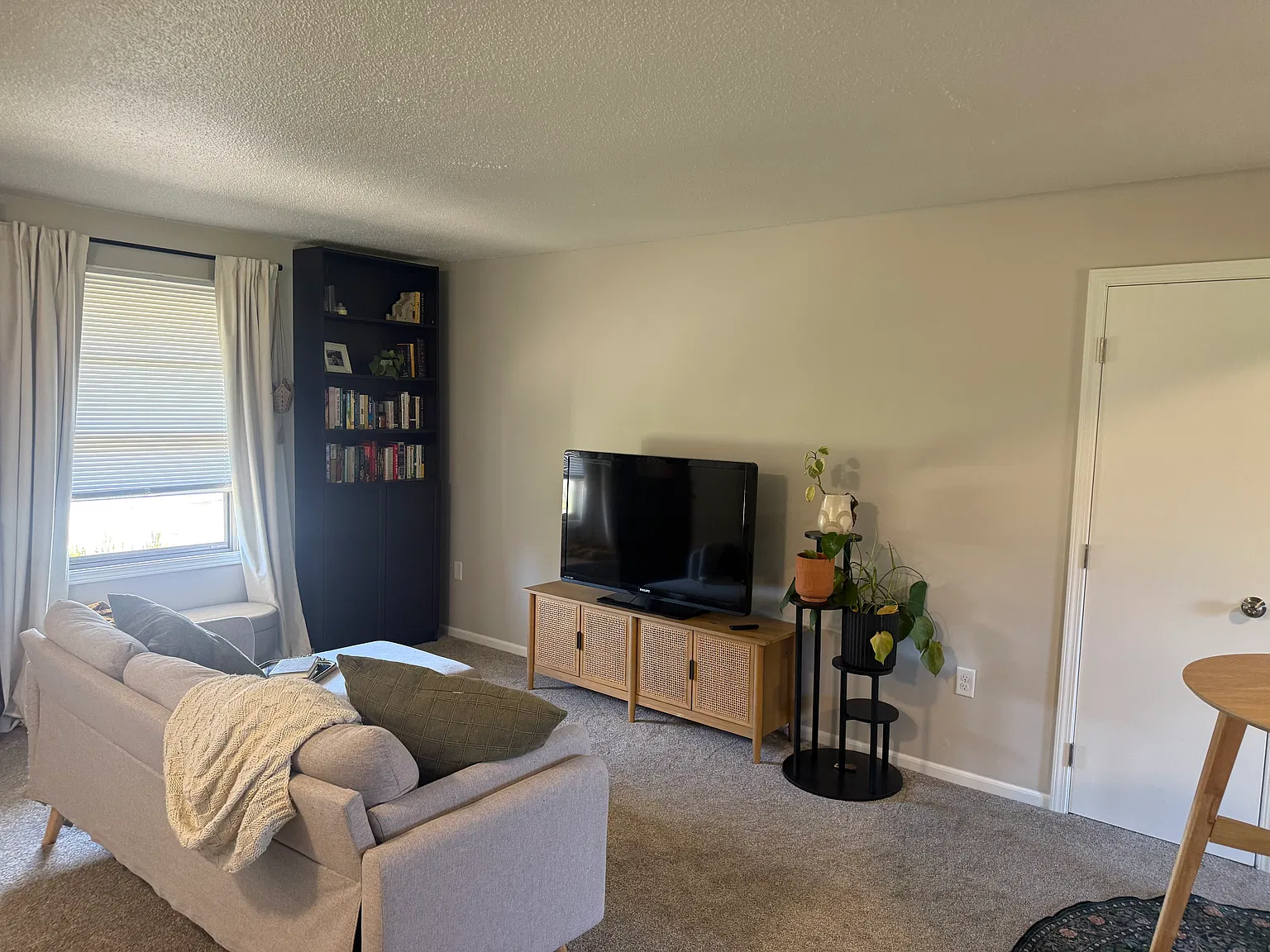 3 bed, 1680 sqft, $1,950 — Photo 3