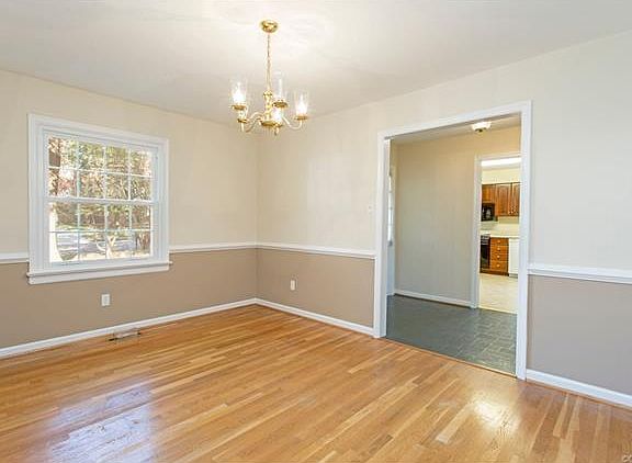 5th image of 9413 Treetop Ln