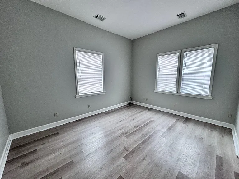 607 Warner Ave — Photo 12