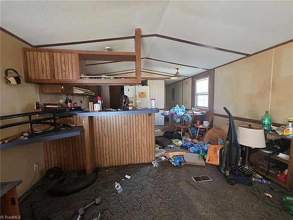 2nd image of 6523 Bishop Rd