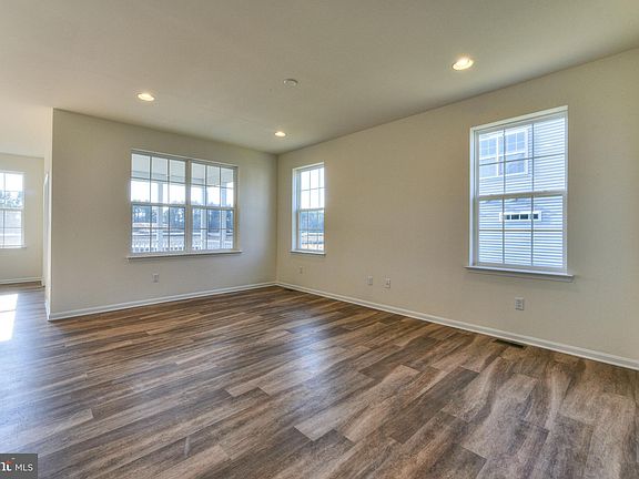 4th image of 26407 East Old Gate Dr