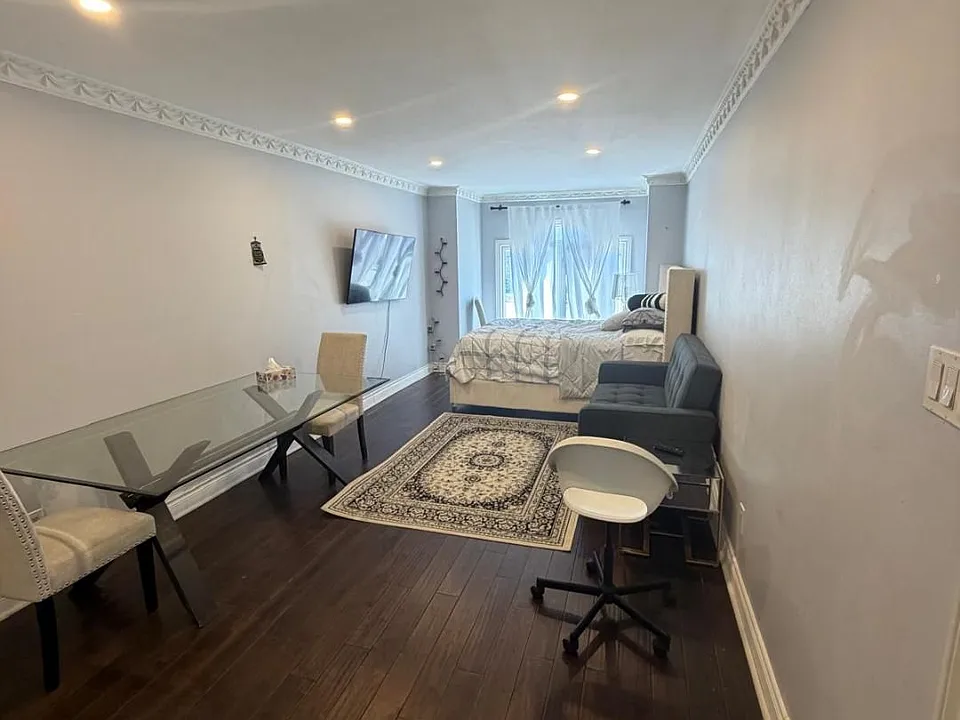 31 Northgate Cres E