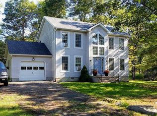 124 Rooney Ct, Bushkill, PA 18324