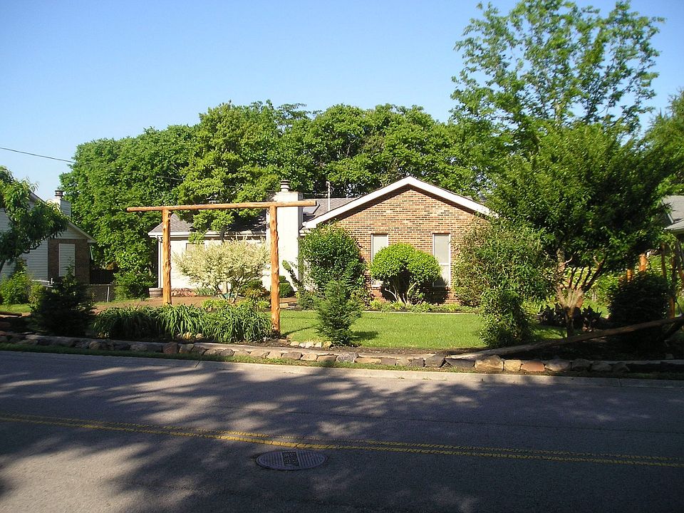 1st image of 878 Beech Bend Dr