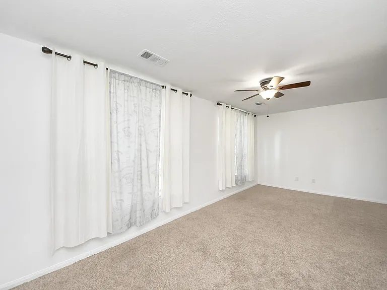 18318 Farriswood Ct — Photo 32