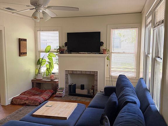 3rd image of 1701 Dywer Ave
