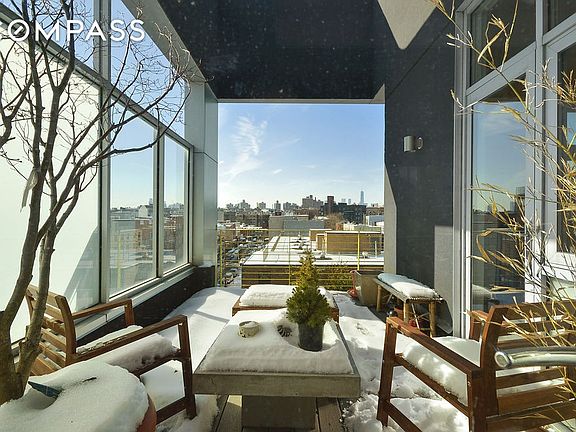 5th image of 390 Lorimer St APT 4C