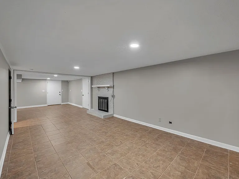 4917 Salem Dr — Photo 20