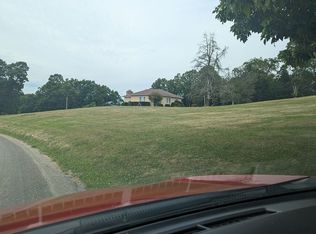 686 Lincoln Ave, Bentleyville, PA 15314