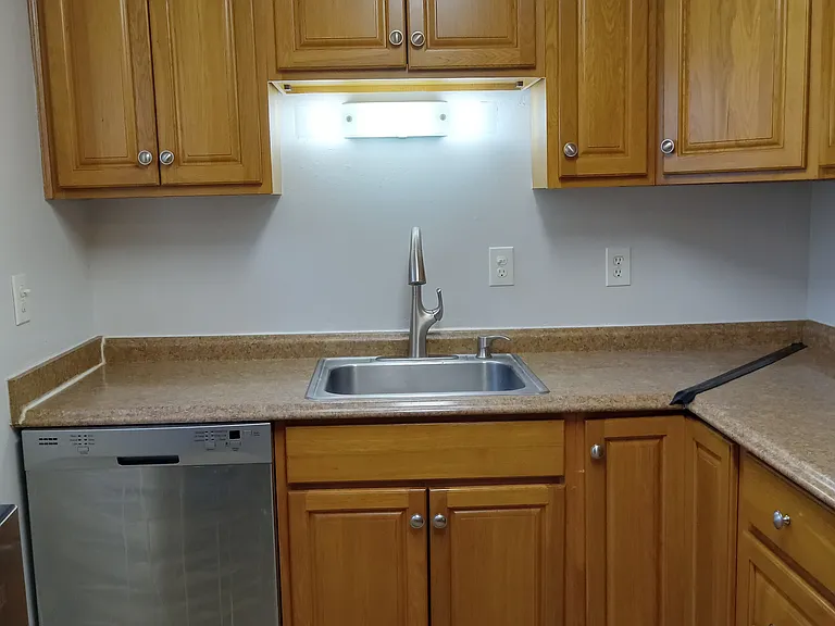 202 Hosmer St — Photo 4