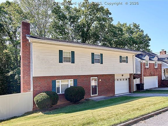 2nd image of 789 Echo Rd