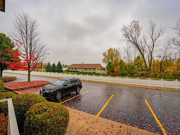 4th image of 402 Swan Dr Unit 1-C