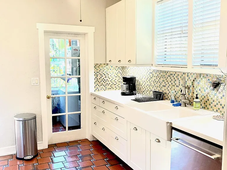 4110 Ventura Ave — Photo 8
