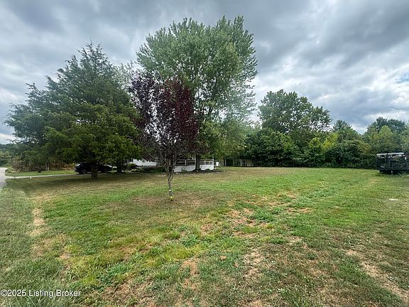 3rd image of 250 Eagle Creek Circle Rd
