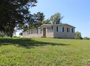 9202 W 213th St, Osage City, KS 66523