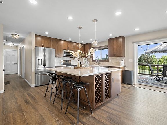 4th image of 22985 SE Naomi Ct
