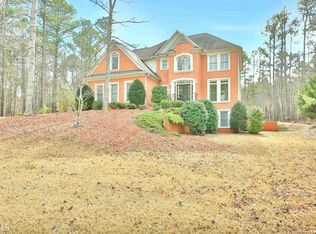 520 Stonehaven Dr, Fayetteville, GA