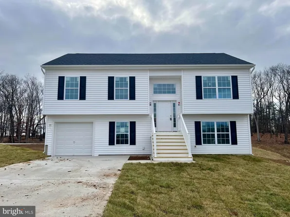 117 Thyme Way, Bunker Hill, WV 25413