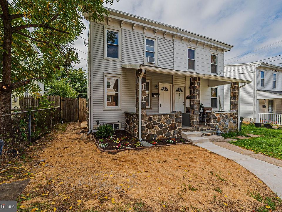1st image of 2408 W 2nd St
