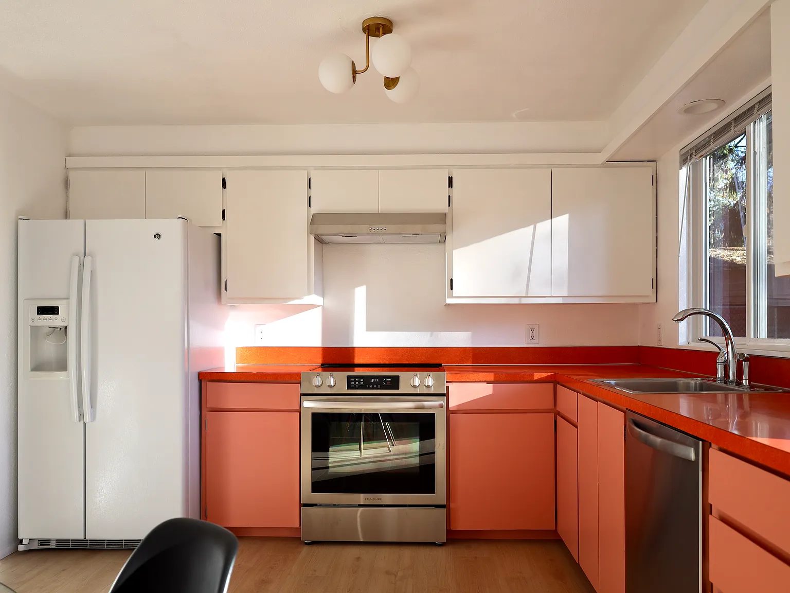 3 bed, 1115 sqft, $2,945 — Photo 3