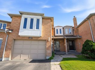 4680 Crosscreek Ct, Mississauga, ON L5V 1G5