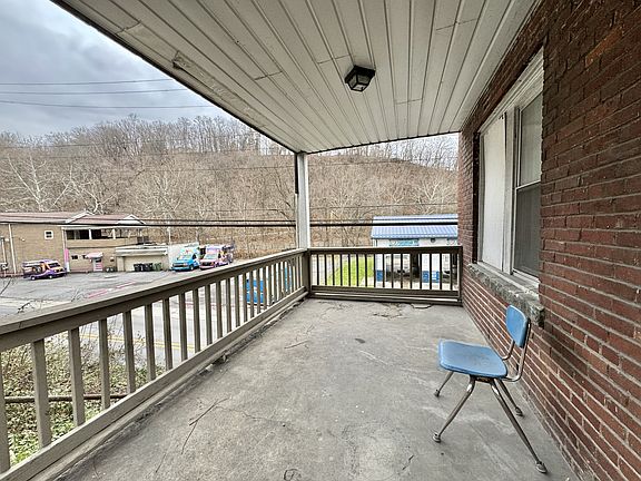 3rd image of 220 E Brockway Ave #1