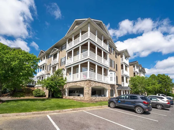 2524 Suncrest Vlg, Morgantown, WV 26505