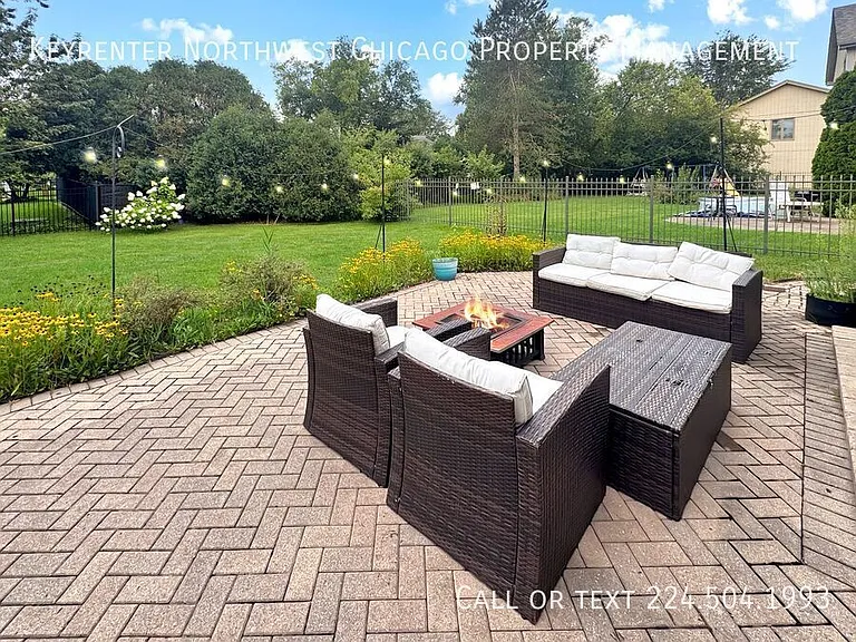 1141 Glenwood Ln — Photo 4