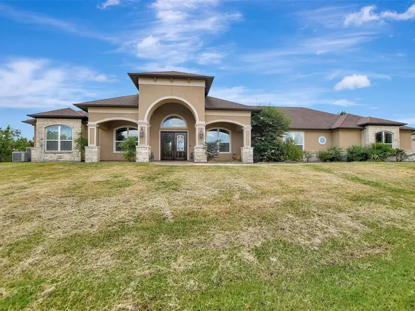 690 Meadow Bend Rd, Bellville, TX 77418