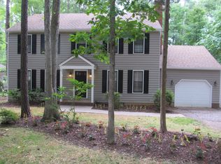 3304 Fox Chase Dr, Midlothian, VA 23112