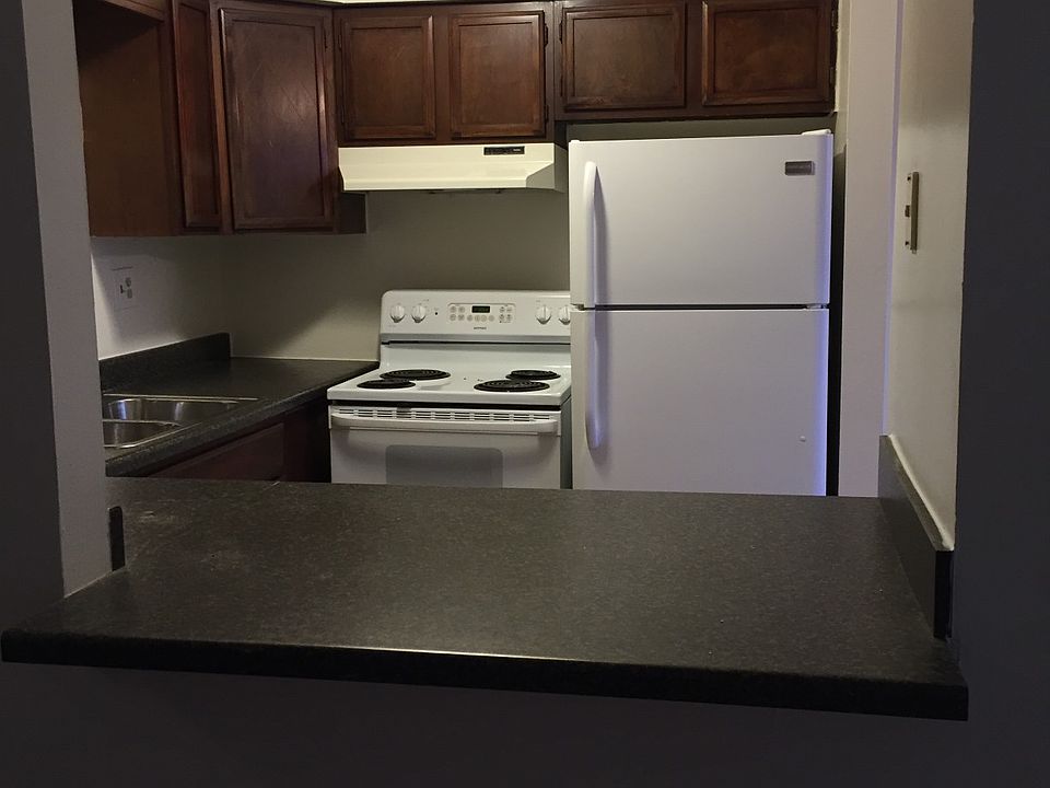 1st image of 4329 Centennial Ct #4
