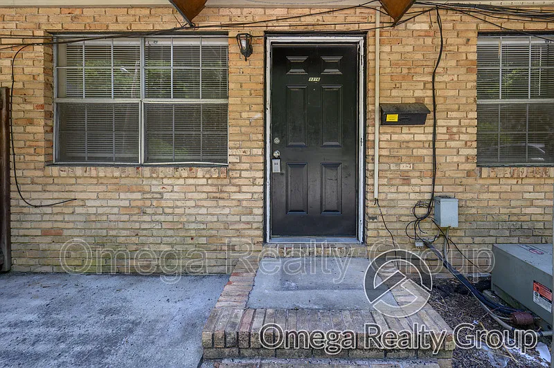 Diane Apartments — Photo 2