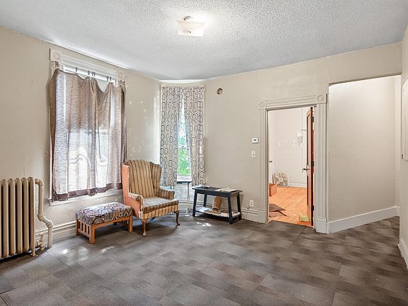 5th image of 867 Aurora Ave