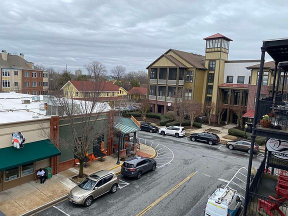 4th image of 113 Harbor Town Sq APT 301