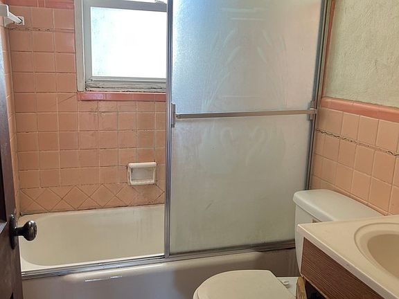 3rd image of 5663 Gatesworth Ave